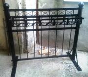 Оградки кладбищенские,  ритуальные предметы.