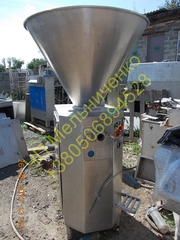 Продам шприц колбасный,  вакуумный двухшнековый,  PSS (Словакия),  2002 г