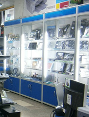 Продам универсальные витрины с подсветкой, б/у.