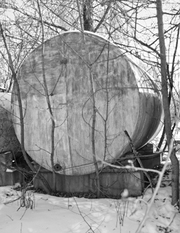 Резервуар цилиндрической формы большой /объём 25, 5м/