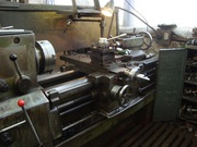 16К20 токарно-винторезный станок.