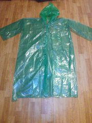 Продам оборудование для производства плащей - дождевиков .