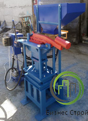 Гидропресс для производства Lego кирпичей.