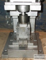 пресс настольный пневматический ,   предназначен для операций холодной 