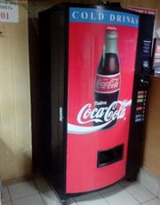 Продается автомат-холодильник Vendo 811