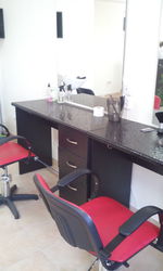 Продам нову діючу перукарню  