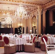 Продажа бизнеса, ресторан+ салон красоты VIP уровня в центре Киева.