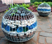 Шар-габион из стальной из проволоки  для ландшафтного дизайна.